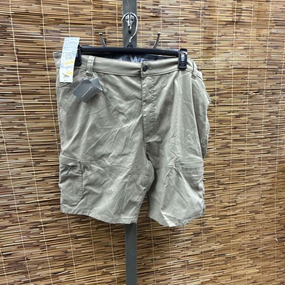 Wrangler Men's 10" Relaxed Fit Outdoor Shorts - Size 42 - Picture 2 of 3